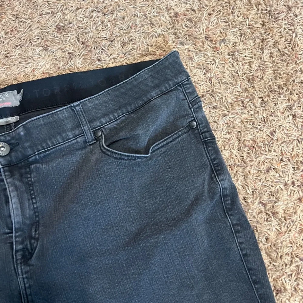 Torrid Bombshell Skinny Jeans 26R Black Premium Stretch High Rise Curvy Fit